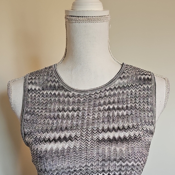 WHBM Women's Sleeveless Knit Top - Black and White - Picture 2 of 5